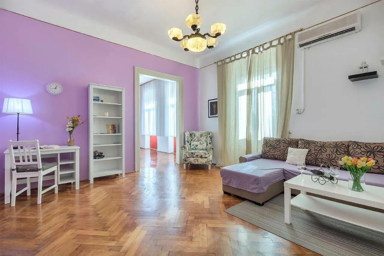 Pula City Center Big Apartment With Private Parking 0*,  Croatie